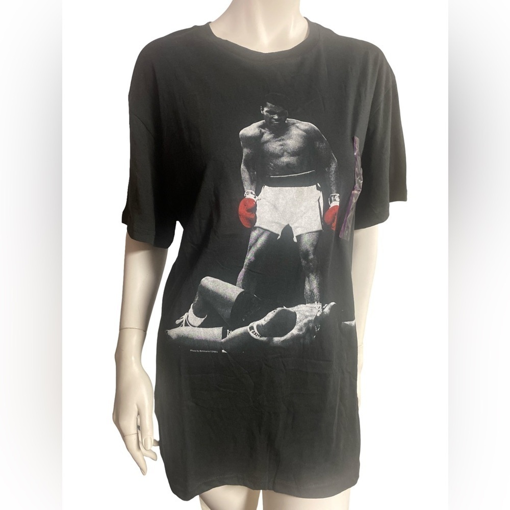 Ali Black  T-ShirtSize Xlarge